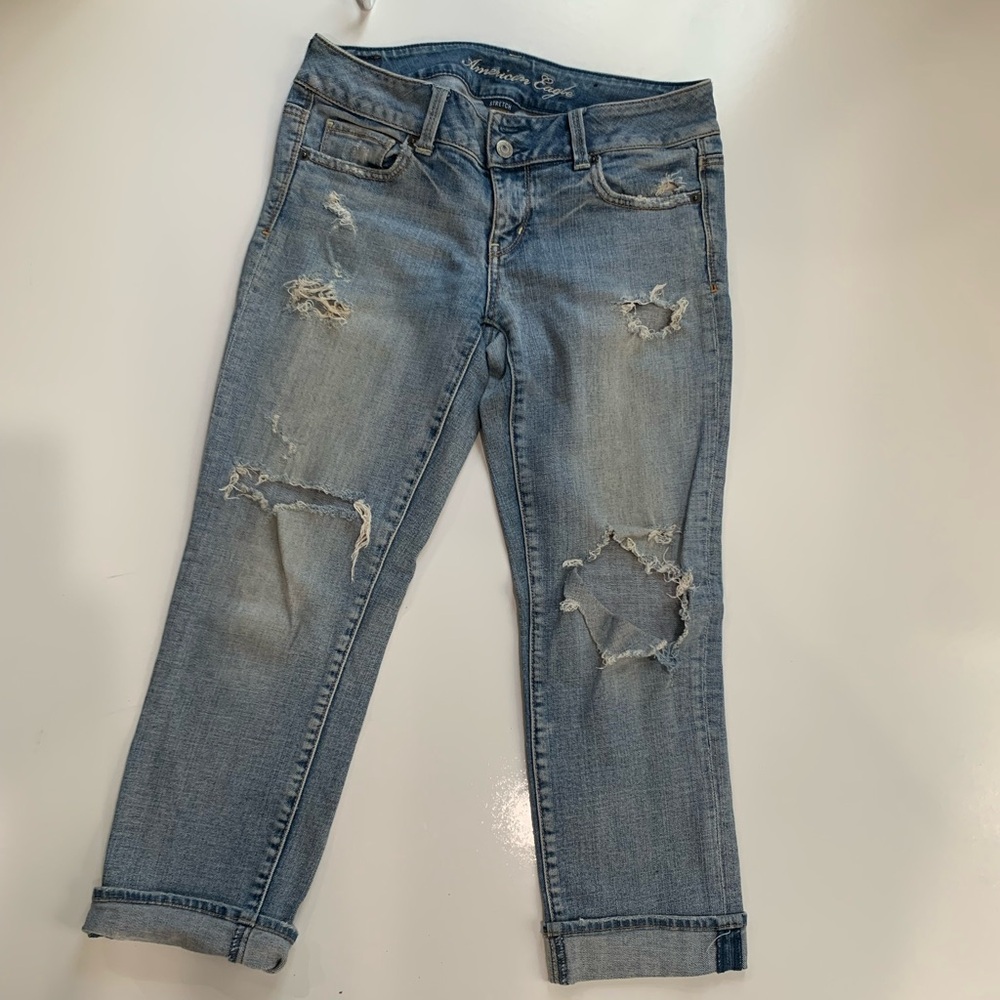 American Eagle Outfitters Light Blue Distressed Cropped Jeans